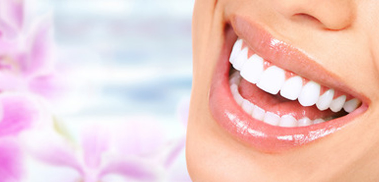 What is a cosmetic dentist ?